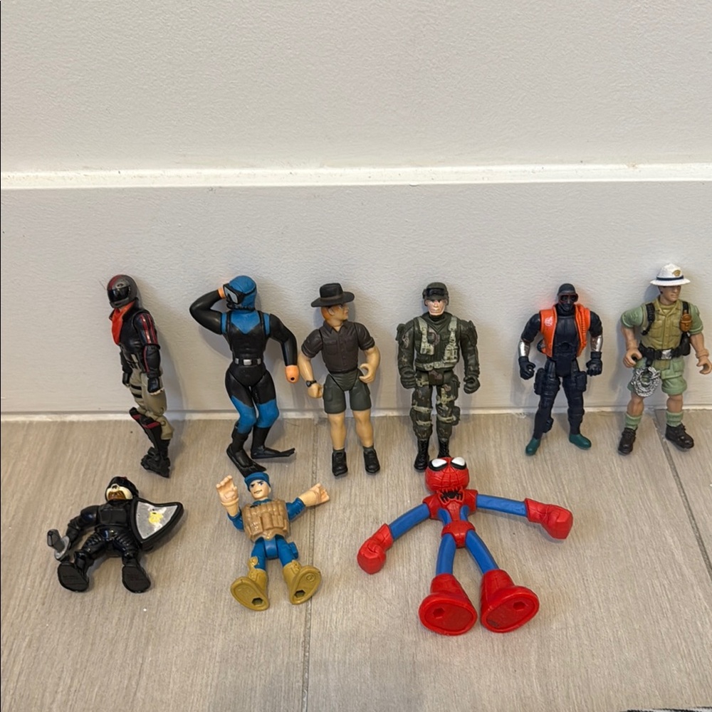 VINTAGE ACTION FIGURE BUNDLE OF 9
